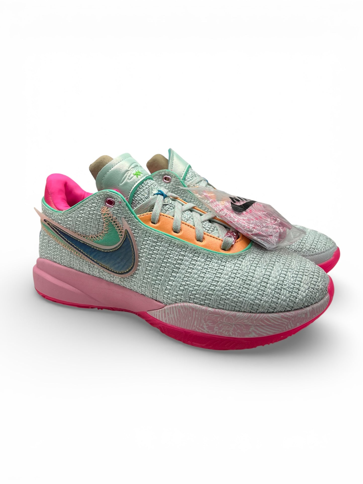 Nike LeBron 20 “Time Machine” 2022